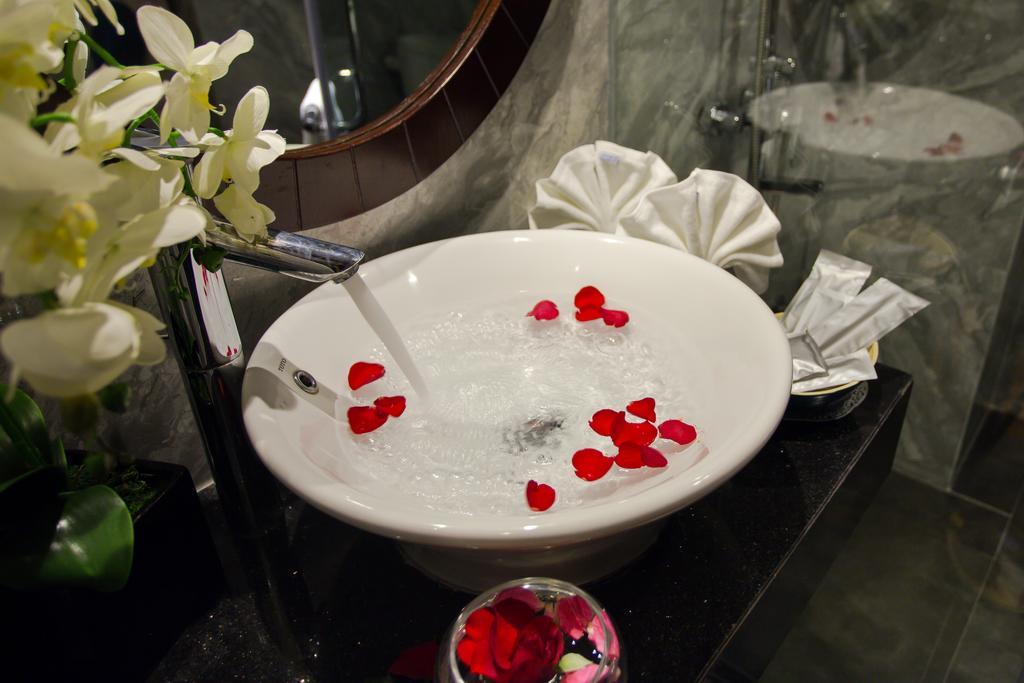 Ambassador Hanoi Hotel & Travel Екстер'єр фото