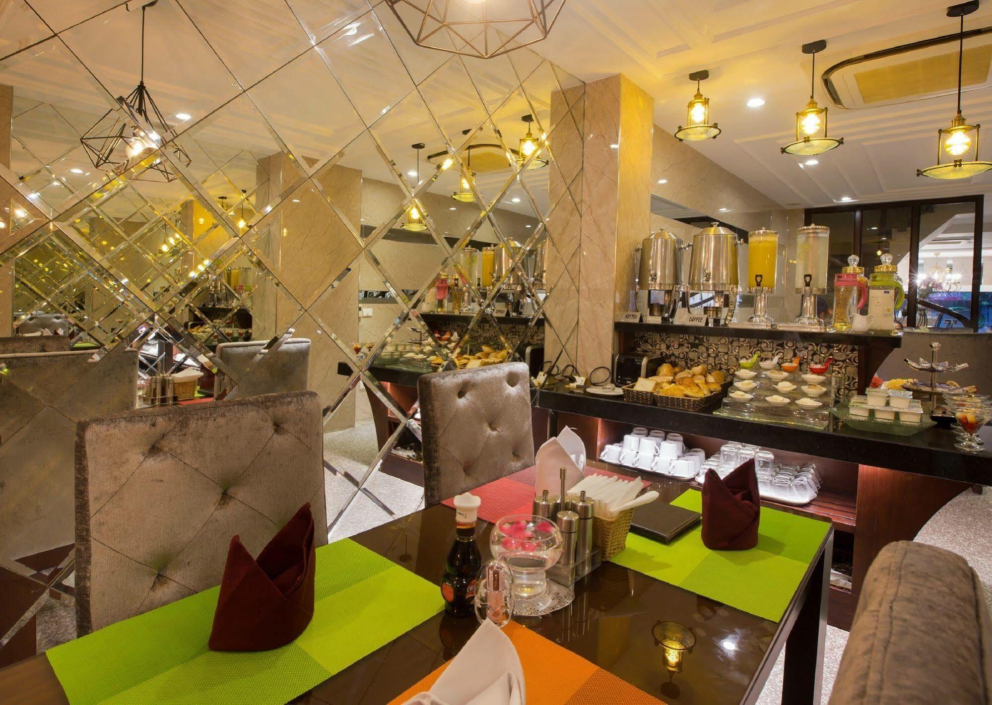 Ambassador Hanoi Hotel & Travel Екстер'єр фото