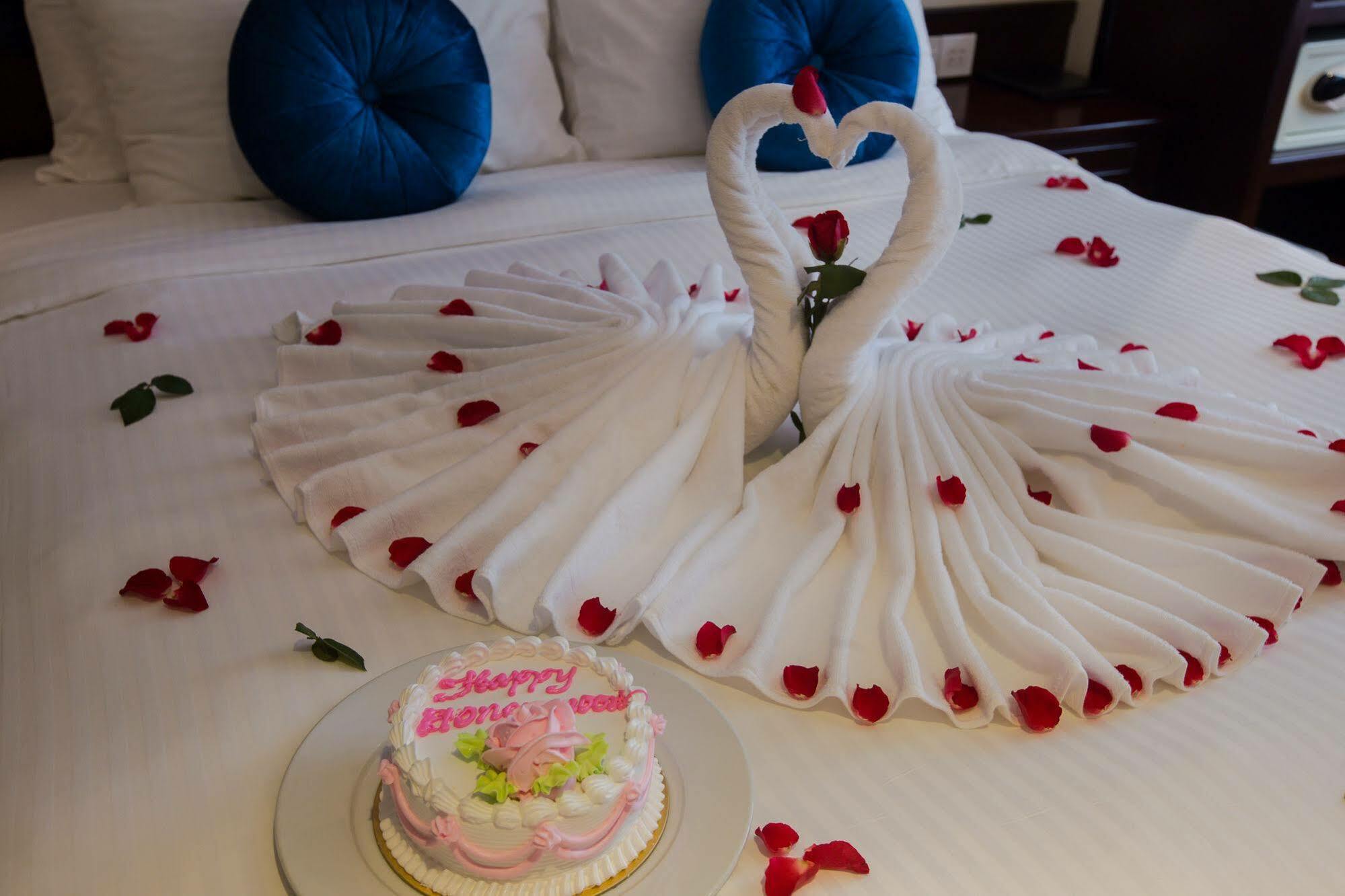 Ambassador Hanoi Hotel & Travel Екстер'єр фото