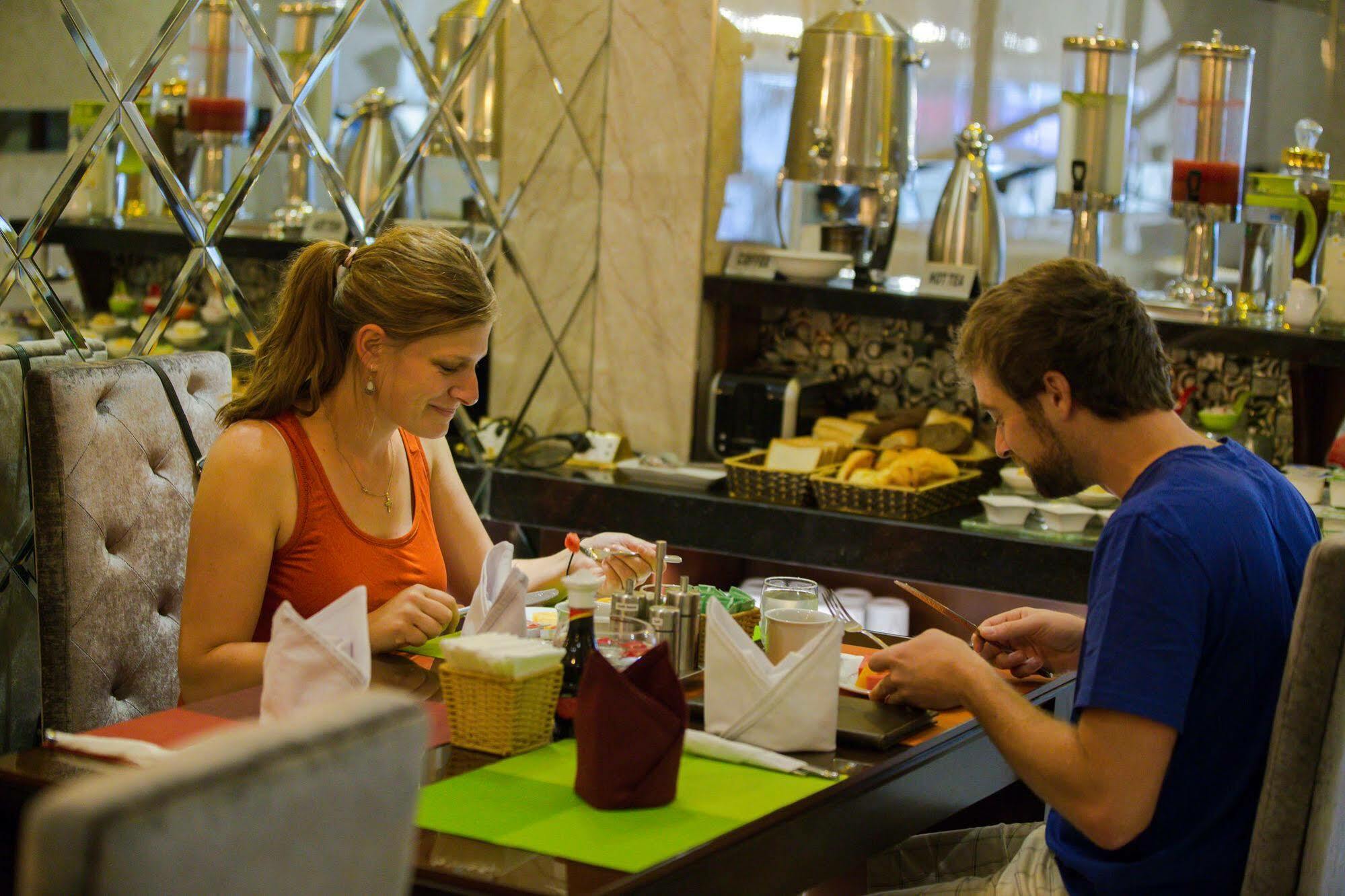 Ambassador Hanoi Hotel & Travel Екстер'єр фото